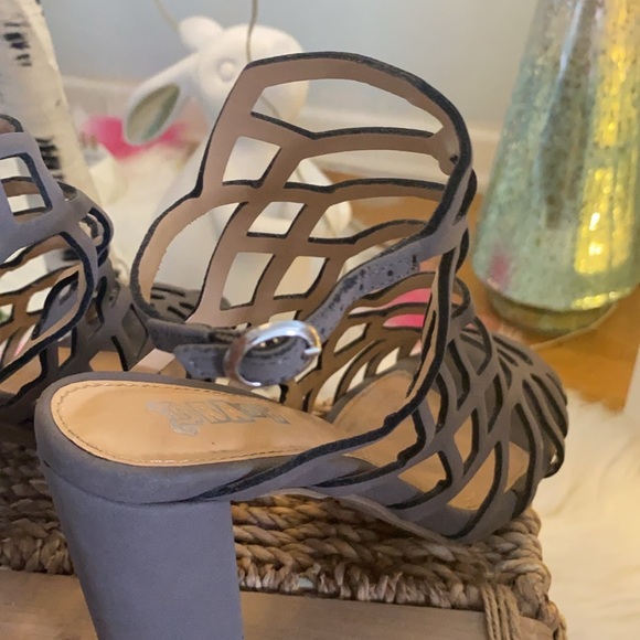 Brash straps block, Heels sandal - Picture 4 of 11